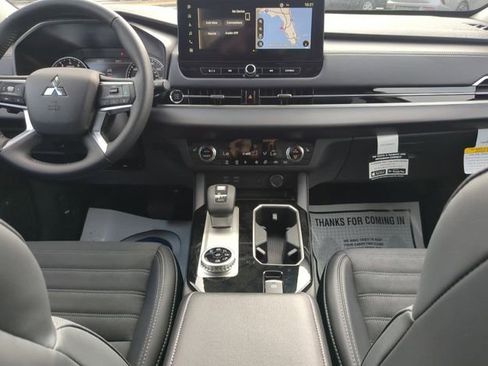 New 2026 Mitsubishi Outlander AWD image 18