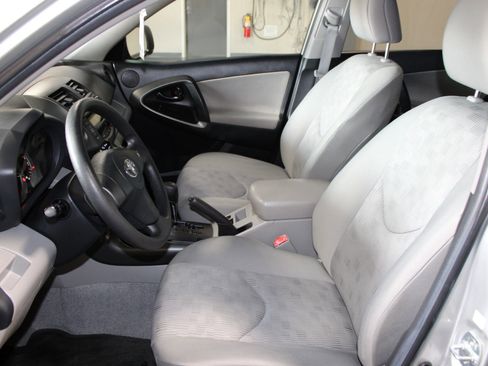 Used 2011 Toyota RAV4 2WD w/ Base L4 Extra Value Pkg image 18