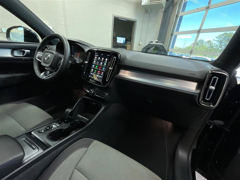 Used 2023 Volvo XC40 B5 Core AWD/4WD image 31