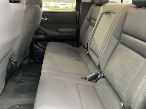 Used 2022 Nissan Frontier SV image 13