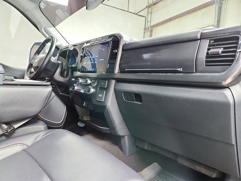 Used 2024 Ford F250 Lariat w/ Chrome Package image 43