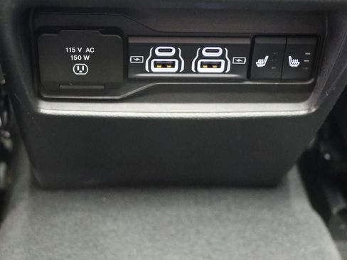 Used 2023 Jeep Grand Cherokee 4WD 4xe image 12