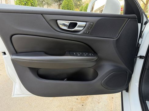 Used 2020 Volvo S60 T5 Momentum w/ Protection Package Premier image 19