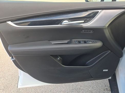 New 2025 Cadillac XT5 Premium Luxury w/ LPO, Blue Accent Package AWD/4WD image 17