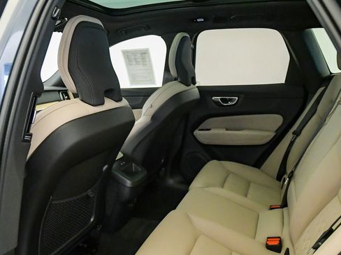 Used 2026 Volvo XC60 B5 Plus w/ Protection Package Premier AWD/4WD image 19