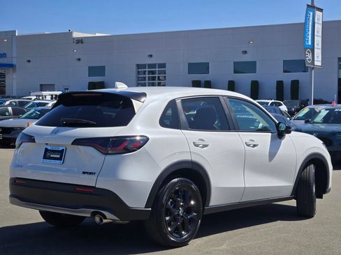 Certified 2025 Honda HR-V Sport image 7