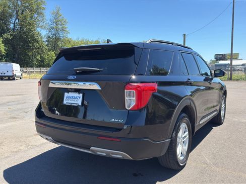 Used 2021 Ford Explorer XLT w/ Equipment Group 202A AWD/4WD image 24