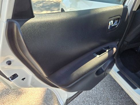 Used 2013 Nissan Rogue S AWD/4WD image 32