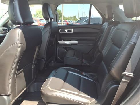 Certified 2024 Ford Explorer XLT w/ Equipment Group 202A AWD/4WD image 10
