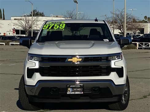 New 2026 Chevrolet Silverado 1500 LT image 2