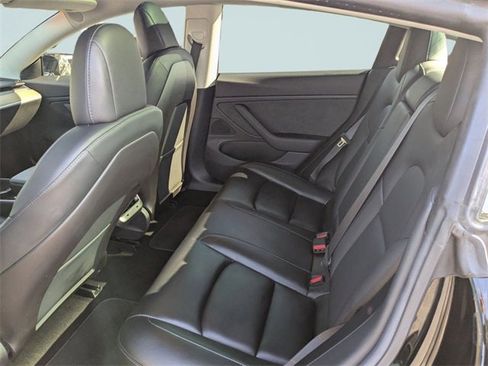 Used 2019 Tesla Model 3 Standard Range Plus image 12