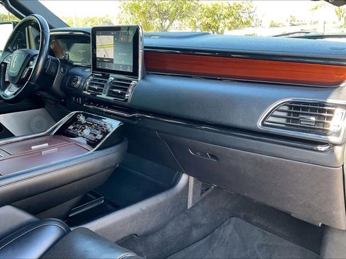 Used 2021 Lincoln Navigator Reserve w/ Luxury Package image 22