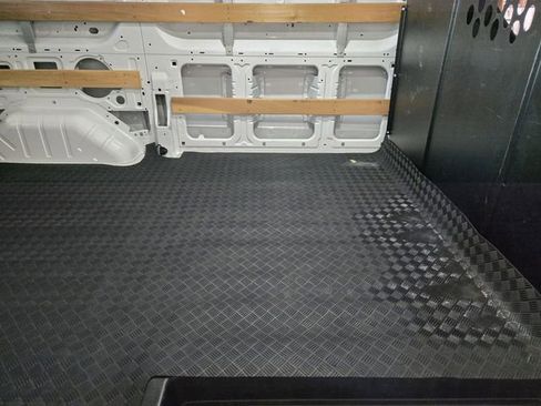 Certified 2025 Ford Transit 250 Low Roof w/ Exterior Upgrade Package RWD image 32