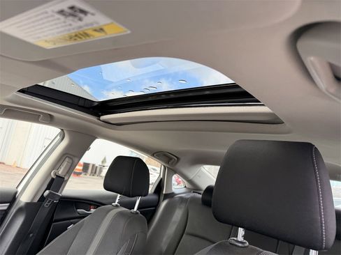 Used 2019 Honda Civic EX image 17