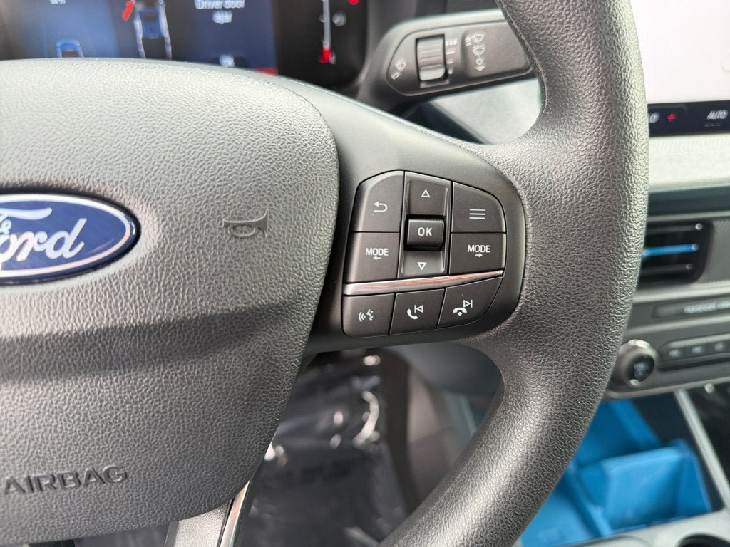Certified 2025 Ford Maverick XLT w/ 4K Tow Package AWD/4WD image 16