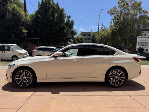 Used 2021 BMW 330e w/ Convenience Package RWD image 4