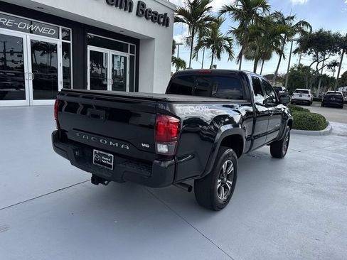 Used 2019 Toyota Tacoma TRD Sport AWD/4WD image 3