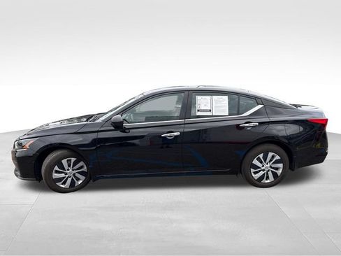 Certified 2025 Nissan Altima 2.5 S FWD image 4