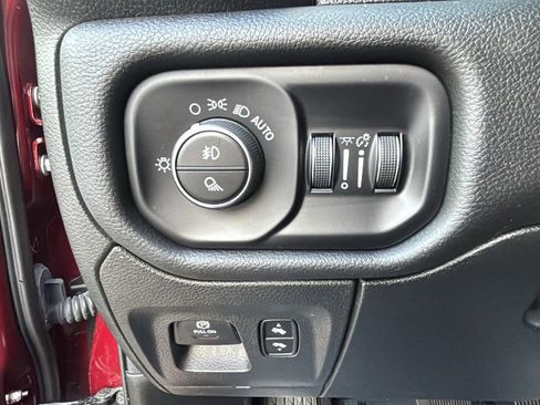 Used 2025 RAM 1500 Laramie image 13