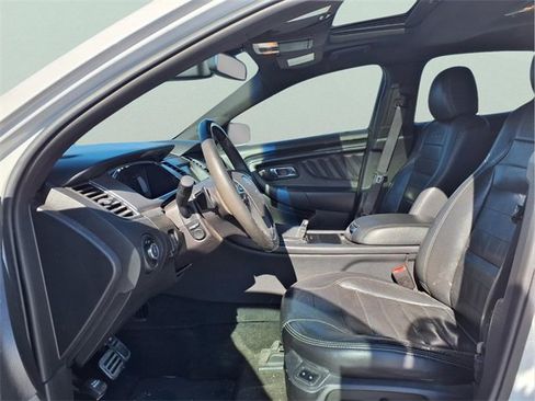 Used 2013 Ford Taurus SHO image 23