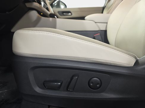 New 2026 Nissan Pathfinder SL FWD image 28