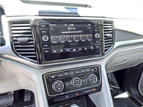 Used 2022 Volkswagen Atlas SE w/ Panoramic Sunroof Package AWD/4WD image 17