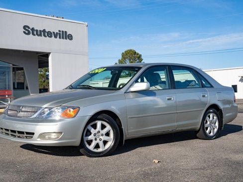 Used 2000 Toyota Avalon XLS image 1
