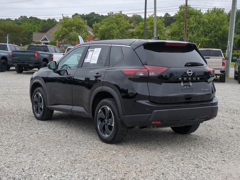 Used 2024 Nissan Rogue SV AWD/4WD image 8