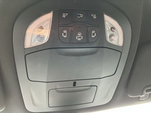 Used 2020 Chrysler Pacifica Touring-L Plus image 28