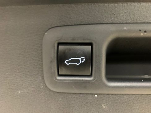 Used 2023 Toyota Highlander XSE image 44