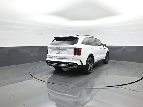 Used 2022 Kia Sorento S w/ Panoramic Sunroof Package FWD image 7