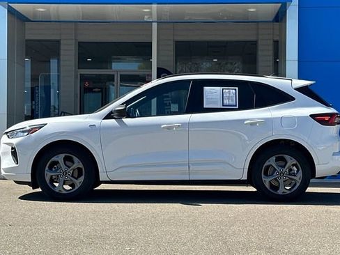 Used 2023 Ford Escape ST-Line image 9