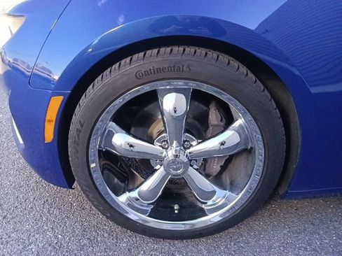 Used 2022 Chevrolet Camaro LT w/ RS Package image 10