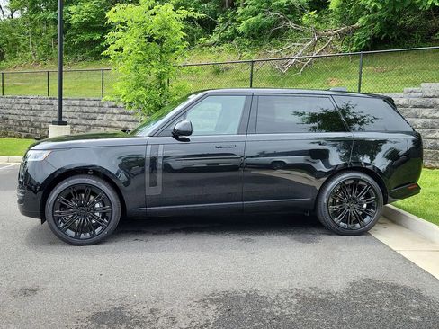 New 2026 Land Rover Range Rover Long Wheelbase SE AWD/4WD image 6