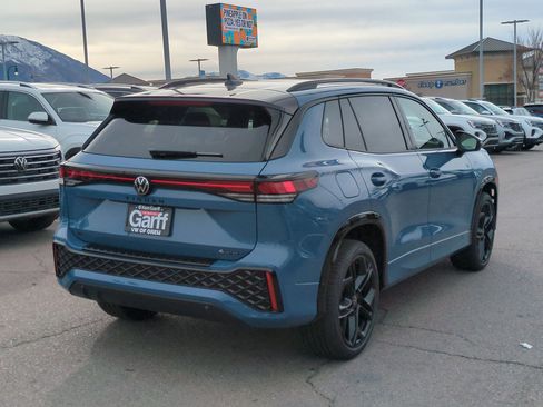 New 2026 Volkswagen Tiguan SE image 3