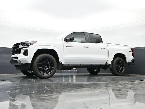 Used 2024 Chevrolet Colorado Z71 w/ LPO, Dark Essentials Package AWD/4WD image 43
