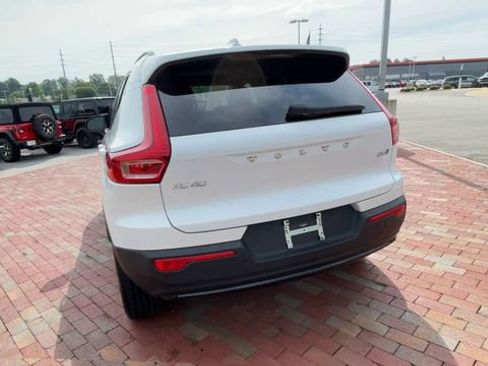 Used 2026 Volvo XC40 B5 Plus AWD/4WD image 8