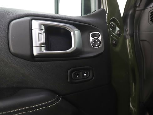 Used 2022 Jeep Wrangler Unlimited Sahara w/ Cold Weather Group image 20