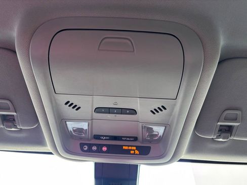 Used 2022 GMC Terrain SLT w/ LPO, Floor Liner Package FWD image 28
