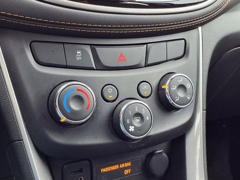 Used 2020 Chevrolet Trax LS image 11