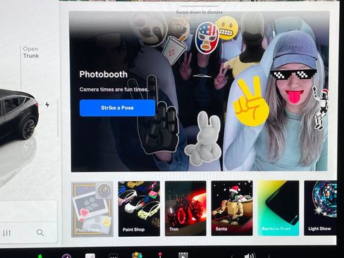 Used 2022 Tesla Model Y Long Range image 37