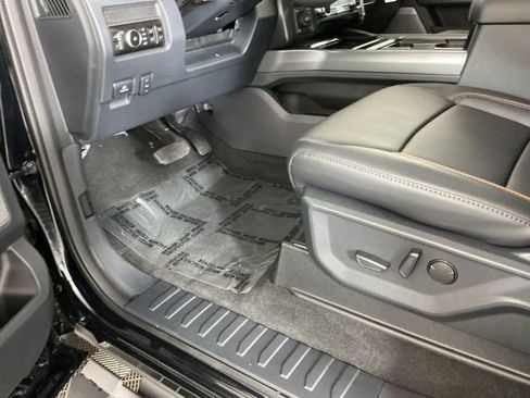 New 2026 Ford F250 Lariat w/ Black Appearance Package AWD/4WD image 19