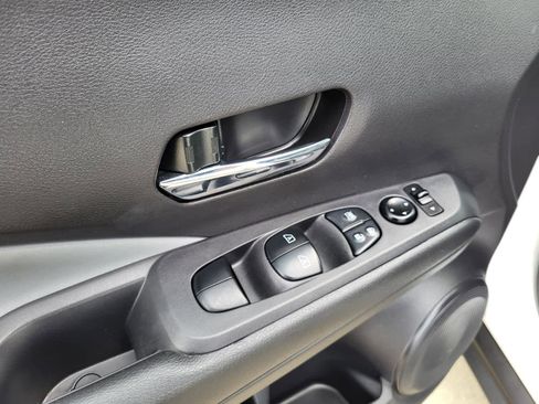 Used 2024 Nissan Kicks SR w/ SR Premium Package image 14