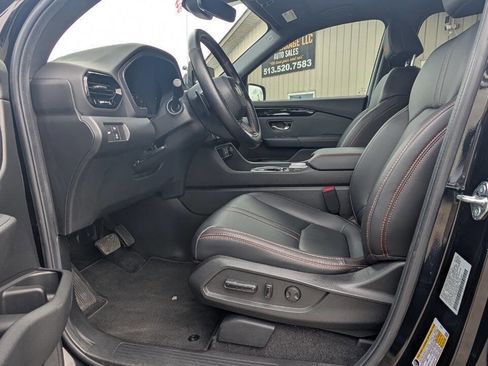 Used 2025 Honda Pilot TrailSport image 35