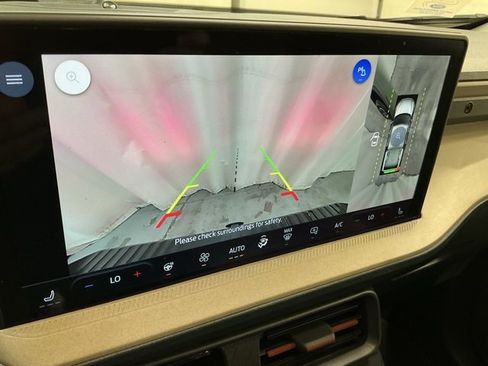 Used 2025 Ford Maverick Lariat w/ 4K Tow Package image 27