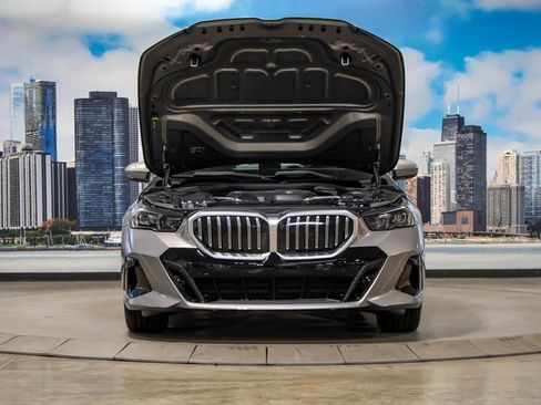 New 2026 BMW 530i xDrive w/ M Sport Package image 4