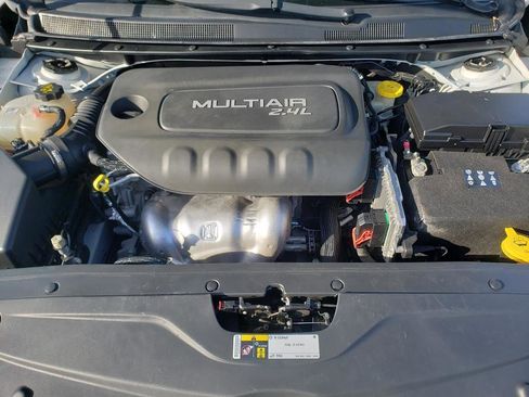 Used 2015 Chrysler 200 Limited w/ Convenience Group image 11