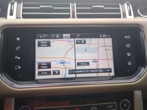 Used 2016 Land Rover Range Rover HSE image 24