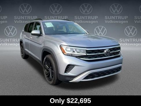 Used 2022 Volkswagen Atlas SE w/ Panoramic Sunroof Package FWD image 4