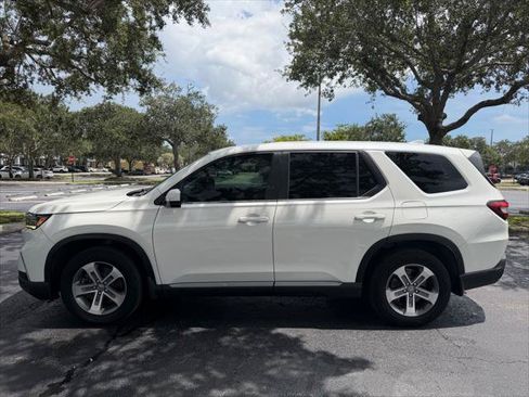 Used 2023 Honda Pilot EX-L image 7